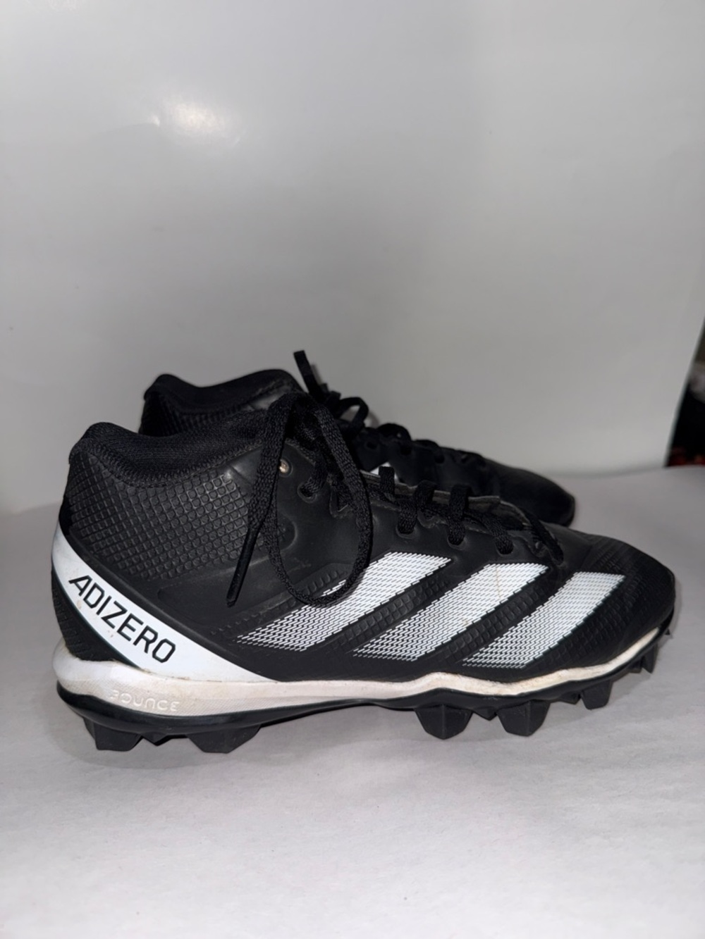 Adidas boys youth adizero football cleats size 4.5y